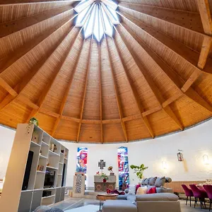 Dreamcation - Ehemalige Kirche&souterrain Wohnung, 3d-tour, Terrasse, Bbq, Kamin Kelheim